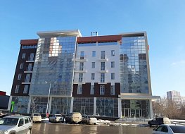 Офисно-гостиничное здание в Рязани. Фасады и окна из тёплого алюминия, окна пвх. 2020 г.